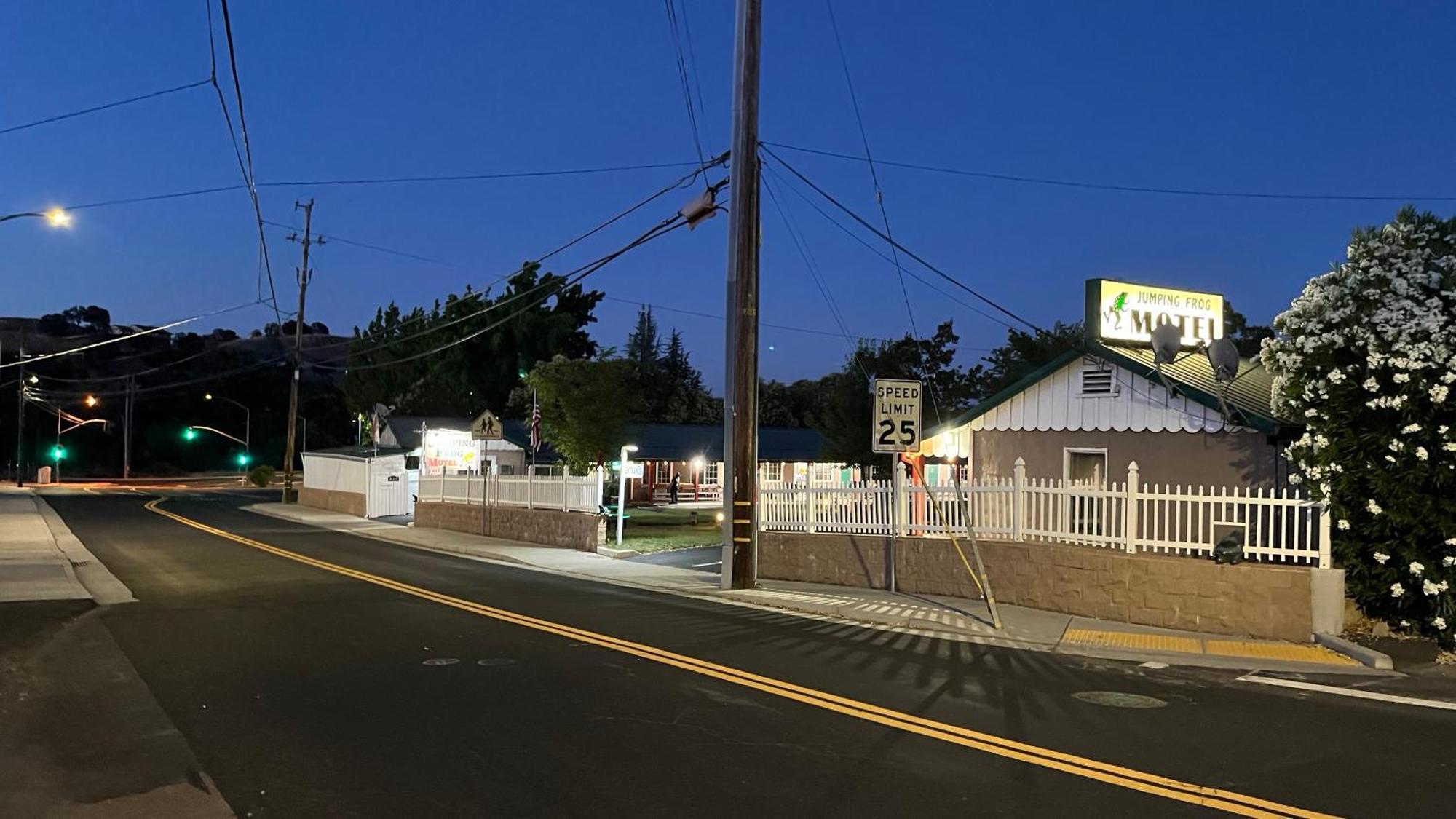 Jumping Frog Motel Angels Camp Exterior foto